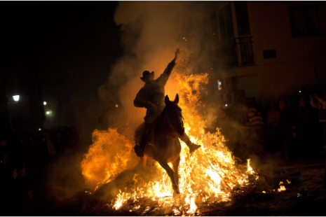 Alevler İçinde Bir Festival Las Luminarias