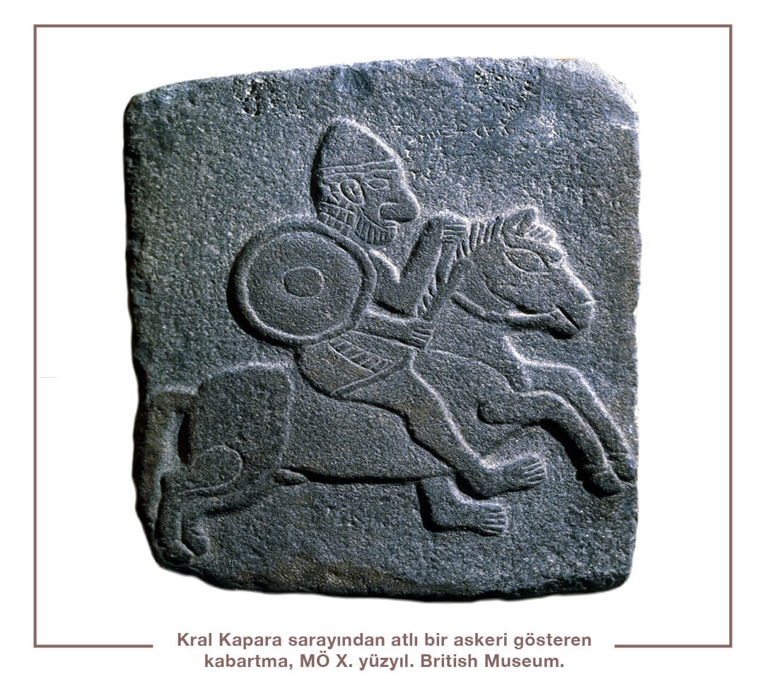 Kral Kapara sarayından atlı bir askeri gösteren kabartma, MÖ X. yüzyıl. British Museum. 