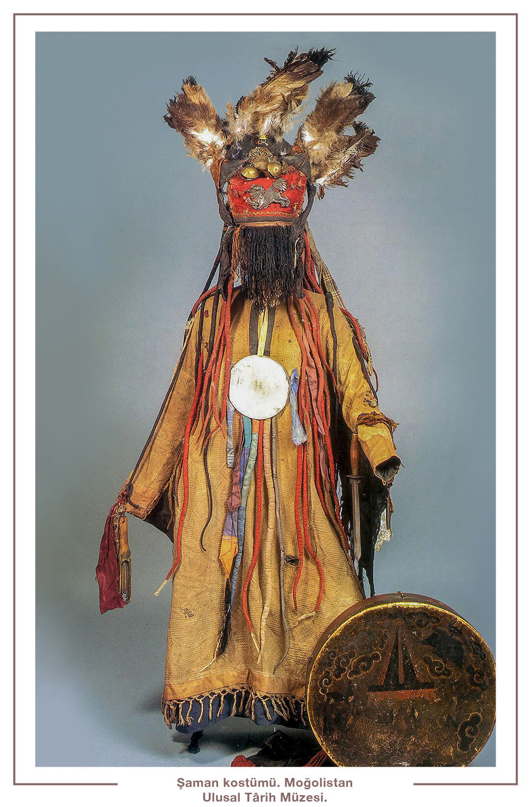 Şaman kostümü. Moğolistan Ulusal Târih Müzesi.